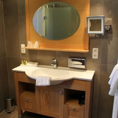 Burghotel Готель Ротенбург-на-Таубері